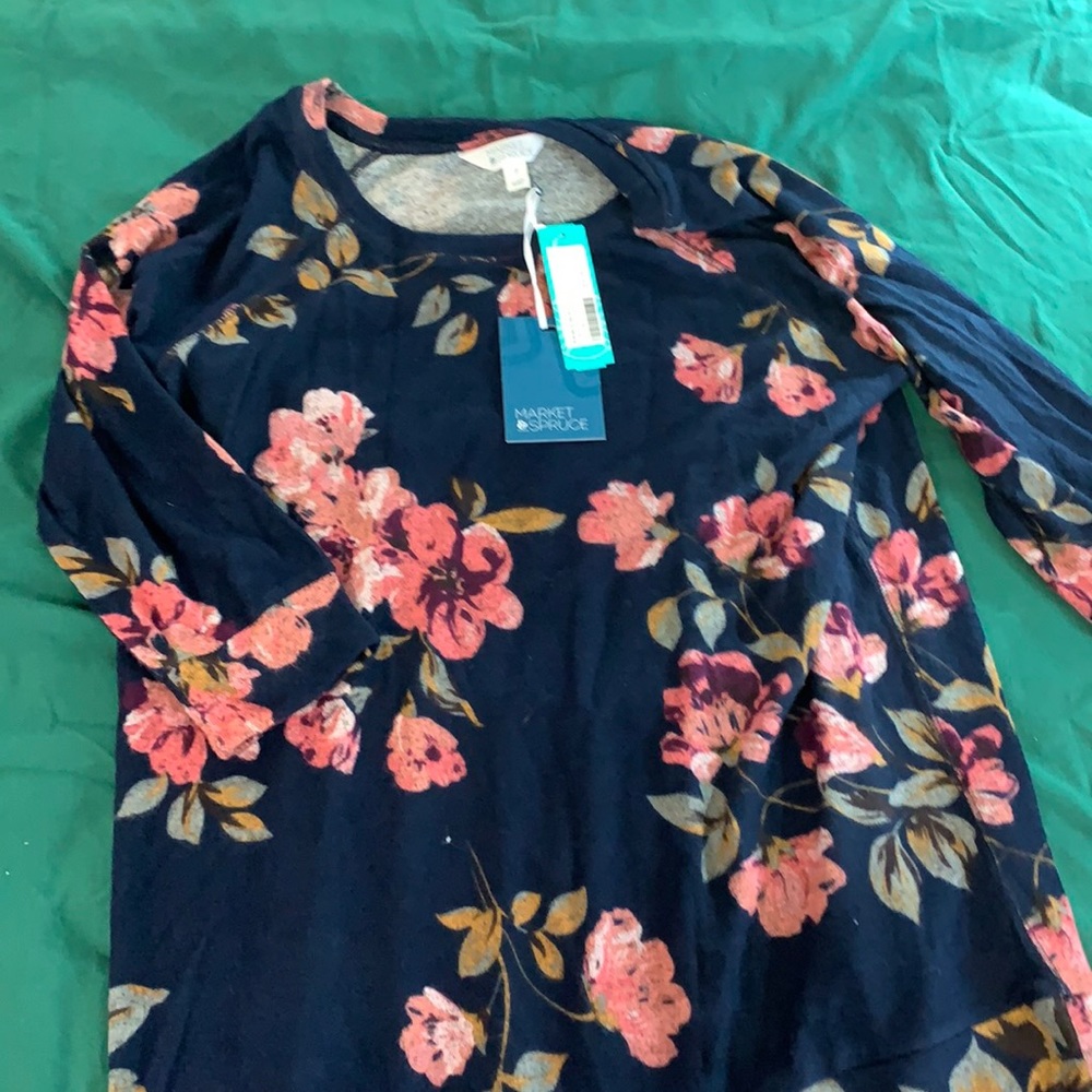 Floral knit top, new